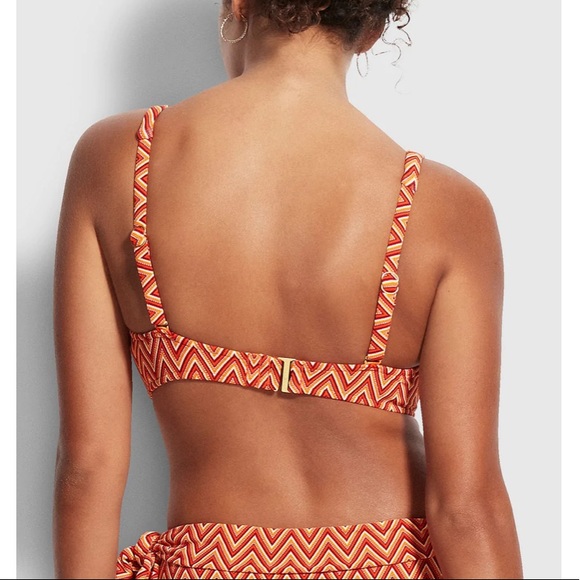 Seafolly Cleo DD Chilli Red Bikini Top 
USA Size 12 / AU size 16 - Picture 2 of 7